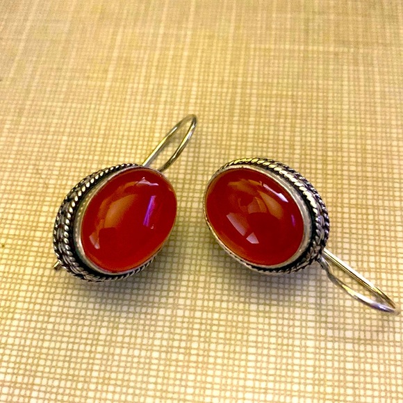 Beautiful carnelian dangle artwork earrings - Picture 3 of 9